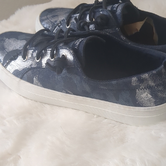 Sperry Crest Vibe Camo Navy and Metallic Sneakers - Picture 2 of 6